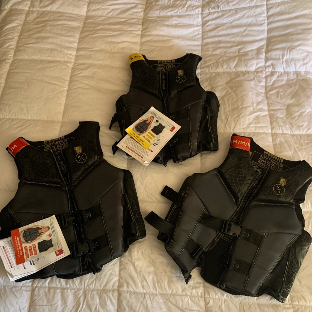 HYPERLITE LIFE VEST 3 BRAND NEW